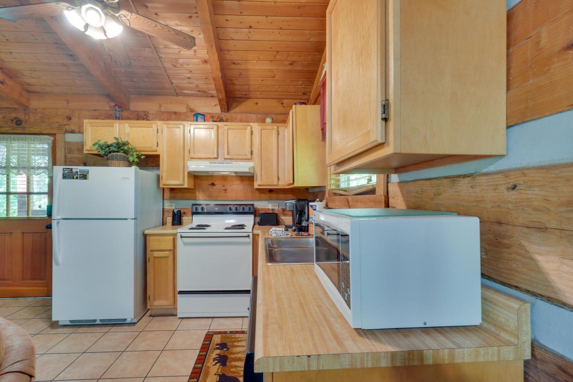 Gatlinburg Cabin With Hot Tub About 6 Mi To Downtown! エクステリア 写真
