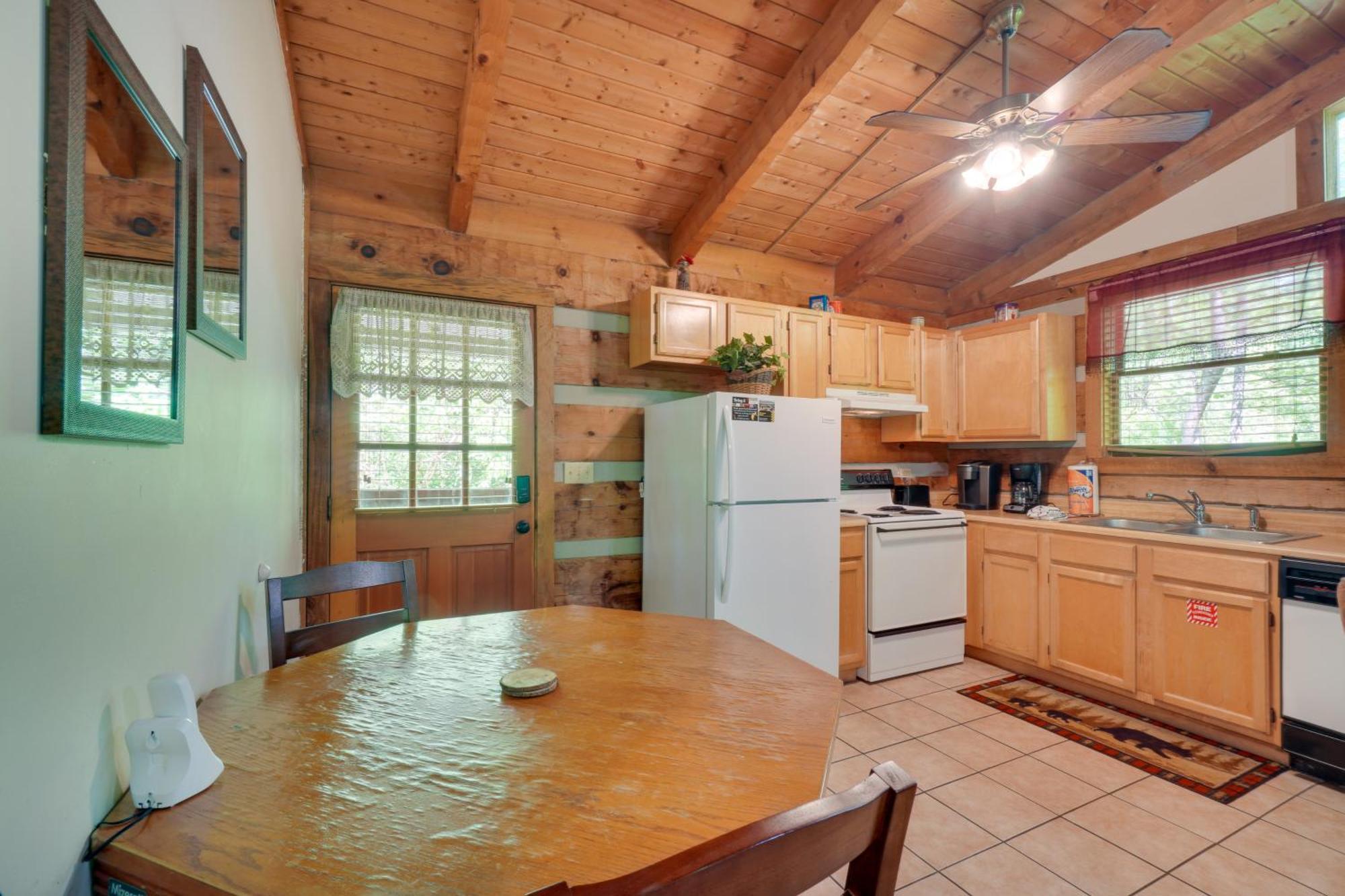 Gatlinburg Cabin With Hot Tub About 6 Mi To Downtown! エクステリア 写真