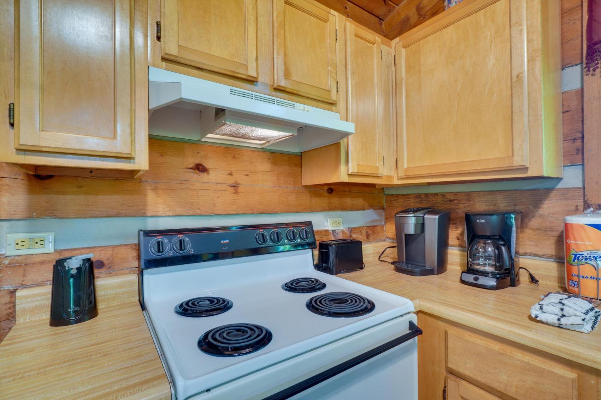 Gatlinburg Cabin With Hot Tub About 6 Mi To Downtown! エクステリア 写真
