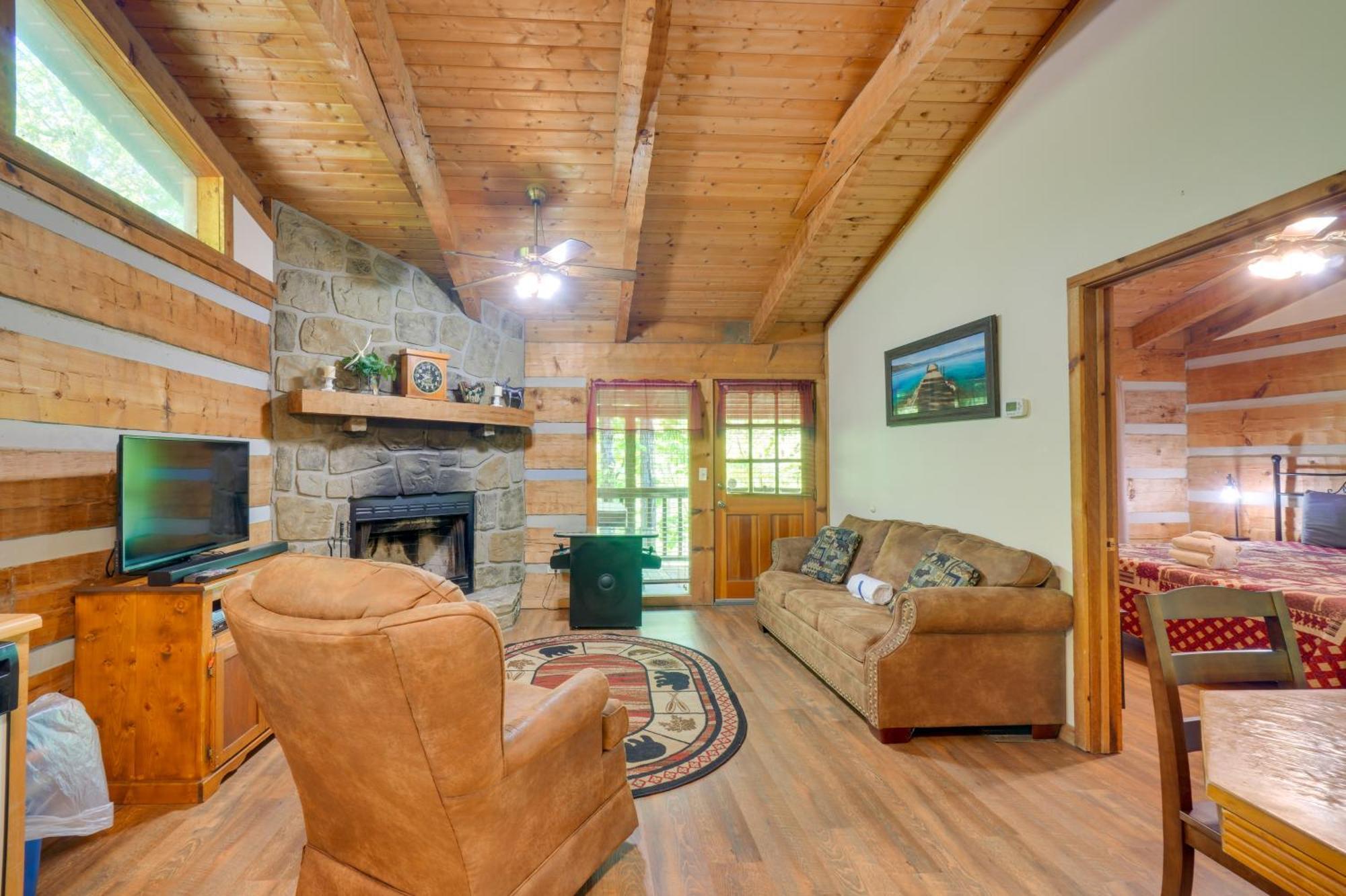Gatlinburg Cabin With Hot Tub About 6 Mi To Downtown! エクステリア 写真