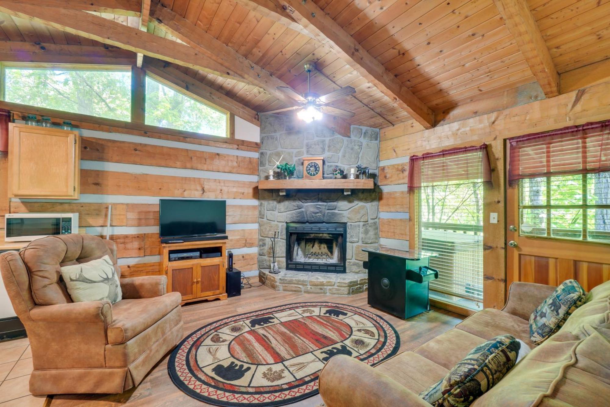 Gatlinburg Cabin With Hot Tub About 6 Mi To Downtown! エクステリア 写真